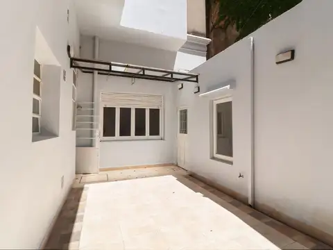 VENTA PH 3 AMBIENTES PLANTA BAJA ALMAGRO PATIO SIN EXPENSAS