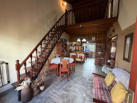 Casa 5 ambientes con 2 baños