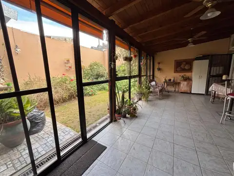Impecable Casa en Cinco Esquinas