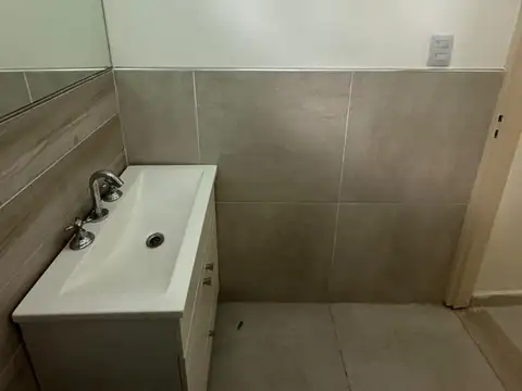 LOCAL COMERCIAL/CONSULTORIO EN ALQUILER -  ENTER RIOS AL 900