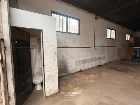 Casa en Venta con 10 cocheras