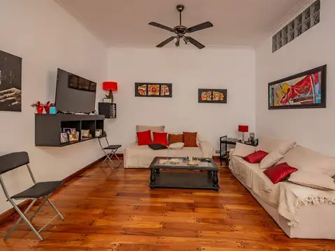 Casa 5 ambientes con 2 baños