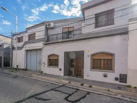 VENTA CASA 5 AMBIENTES CRUCECITA