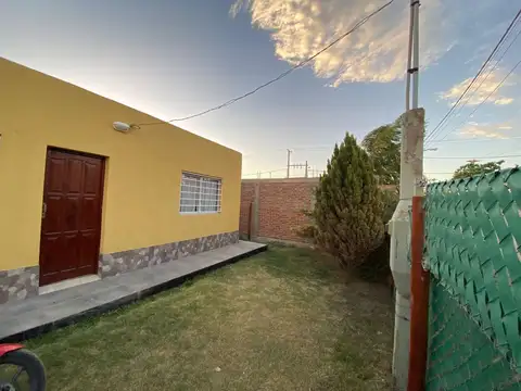 CASA EN VENTA CENTENARIO B° OCHO DE AGOSTO