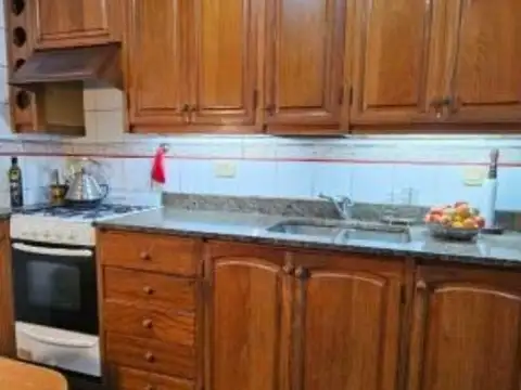Casa 5 ambientes con 2 baños