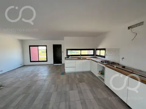 Casa 3 ambientes con 1 baño