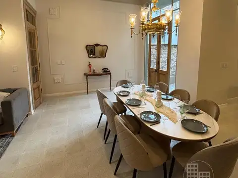 Casa 6 ambientes con 2 baños