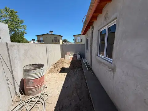 Casa 4 ambientes con 1 baño