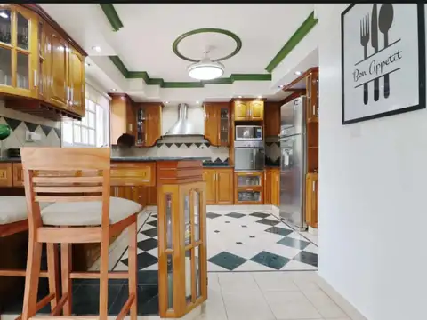 Casa en Venta con 1 cochera