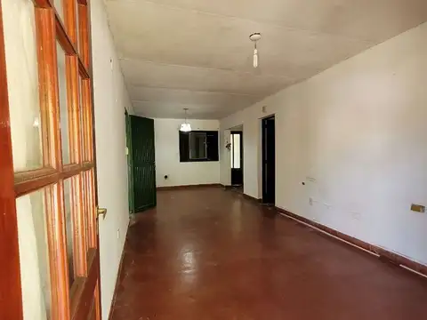 Casa 5 ambientes con 1 baño