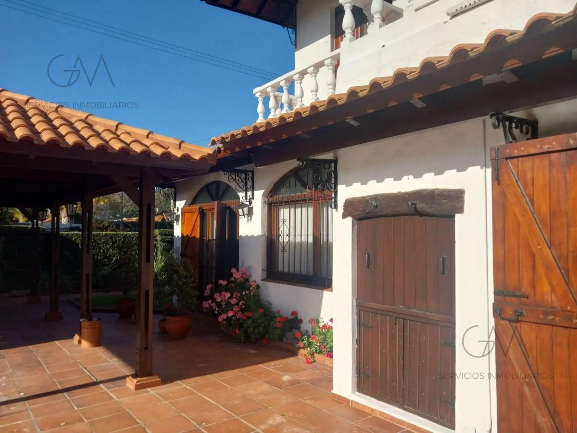 Casa 5 amb, 350m² en Parque Luro — excelente estado
