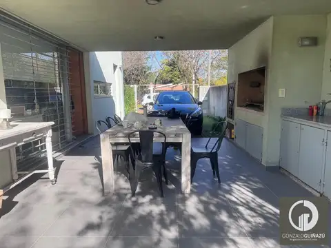 Casa 5 ambientes con 2 baños