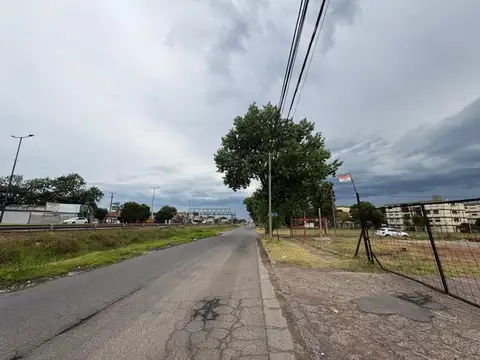 Depósito en Alquiler en Campana (Yaqueme 1350)