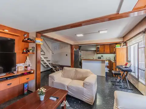 Alquiler casa de 2 dormitorios con cochera Pando