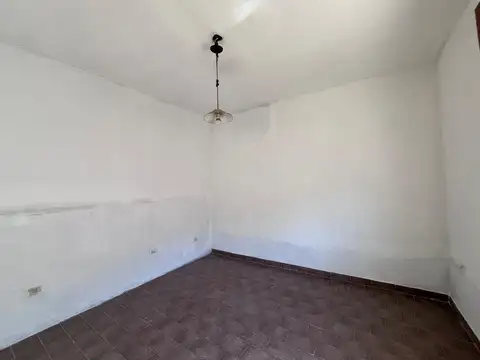 Departamento 2 amb. con jardín en alquiler Lanús E