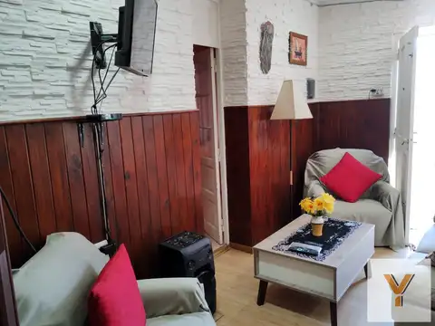 Casa 4 ambientes con 2 baños