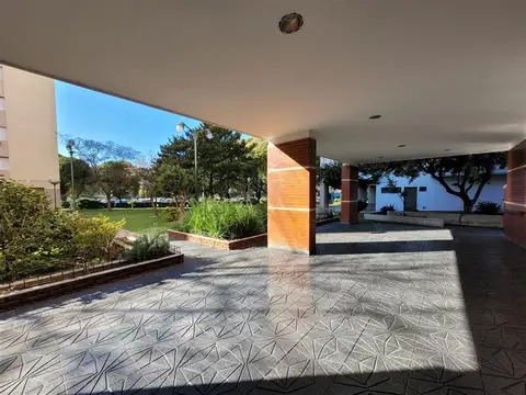 Departamento en Venta en Barrio Parque, USD 110.000