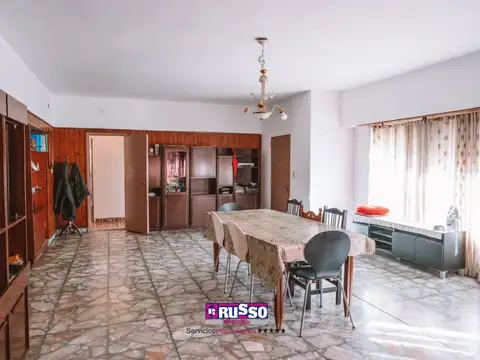 Casa 3 ambientes con 2 baños