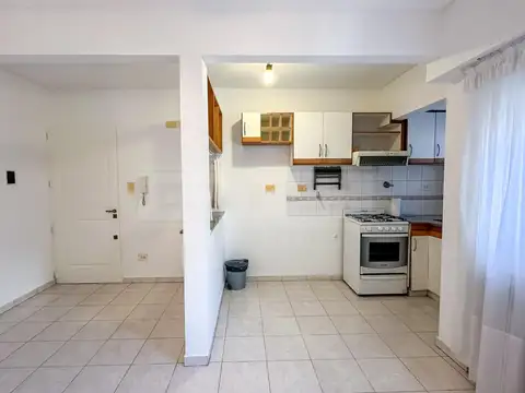 Departamento en Venta en San Isidro Vias / Rolon, USD 130.000
