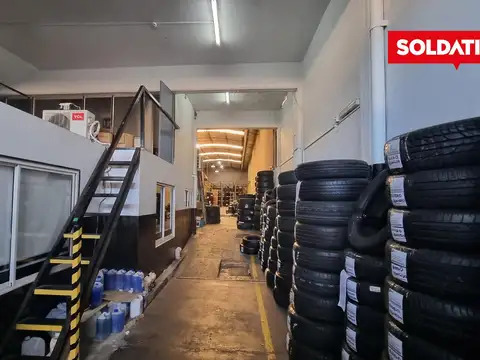 Alquiler  de excelente deposito en Florida Oeste