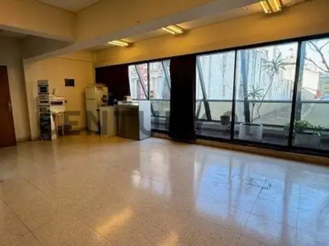 Local en Venta en Balvanera, USD 1.600.000
