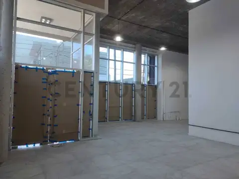 AV. HIPOLITO IRIGOYEN 1100, Piso 0