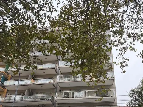 Unico Departamento 2 amb. a Estrenar de mas de 90m2 y dos Patios! Frente a Plaza
