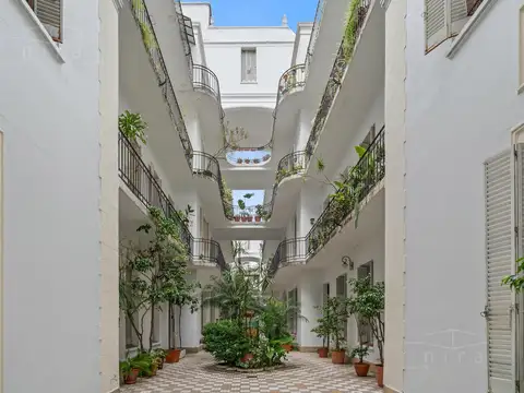 Colegiales Venta 3amb c/patio en Pasaje General Paz – Totalmente reciclado