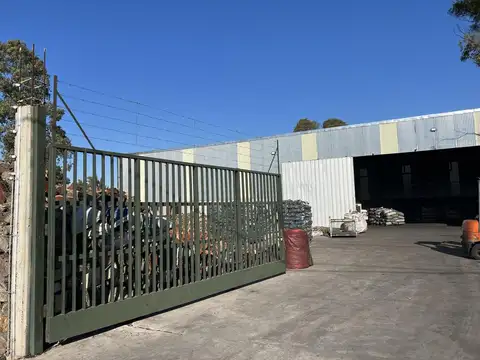 Galpon en Venta 46  mts Fondo