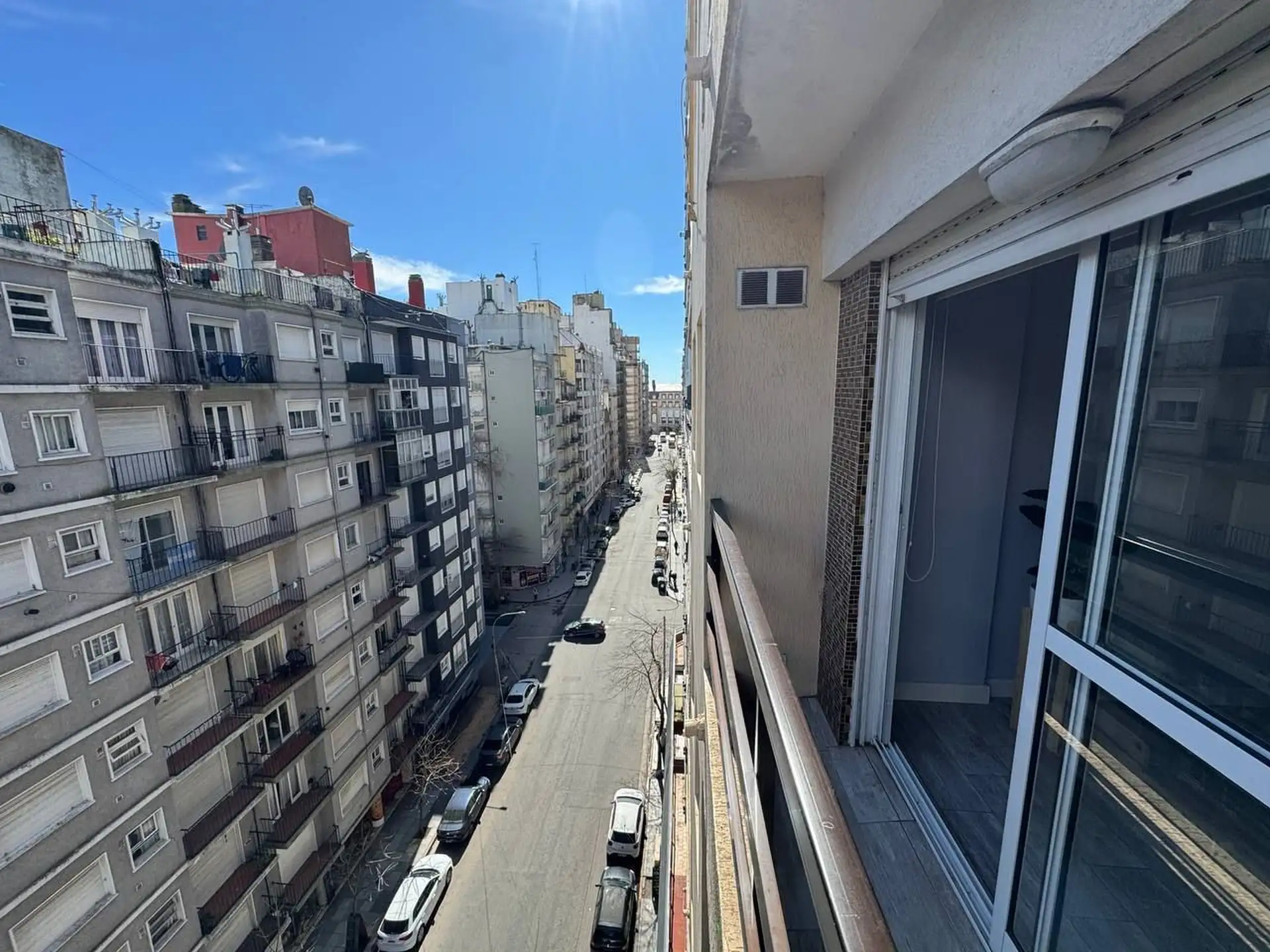MONOAMBIENTE A LA CALLE CON BALCON ZONA ALDREY