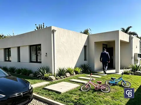 Venta de Casa Moderna en Planta Baja sobre Lote de 730m² | Galería y Parrilla | Parque Sakura, Pilar