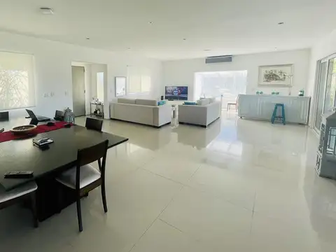 Albanueva - Casa 3 dorm en suite