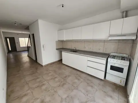 Depto Tipo Casa en Alquiler de 3 ambientes