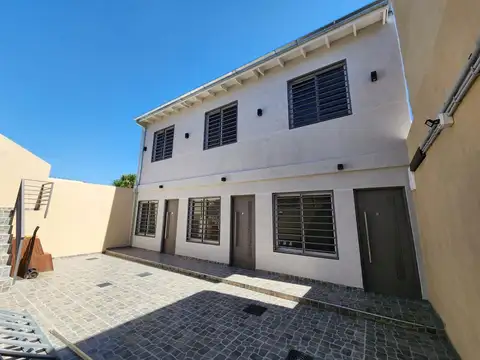 Depto Tipo Casa en Alquiler en Ciudad Madero, $ 680.000