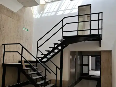 Local en Alquiler Via Púb.