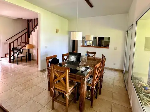 Casa en Alquiler Temporal con 5 cocheras