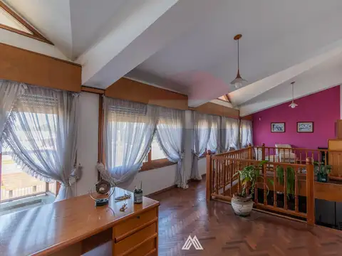 Casa 6 ambientes con 3 baños
