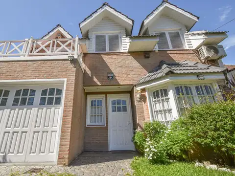 Casa 4 ambientes con 3 baños