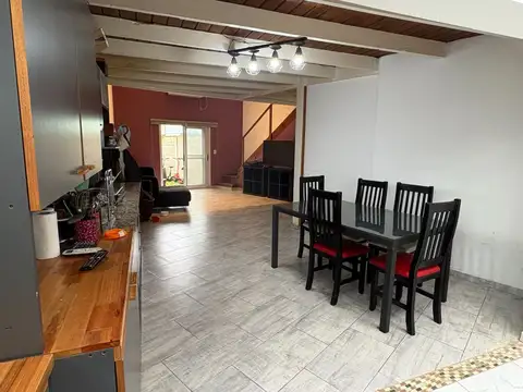 CASA EN VENTA TOLOSA 3 DORMITORIOS EN LOTE PROPIO