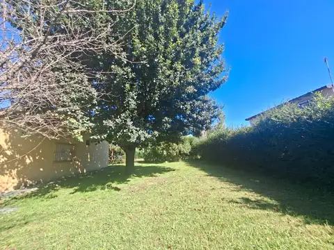 Casa en Alquiler con 1 cochera