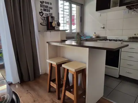 DEPARTAMENTO 2 AMBIENTES AMOBLADO  EXCELENTE UBICACIÓN