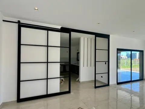 Casa 5 ambientes con 3 baños