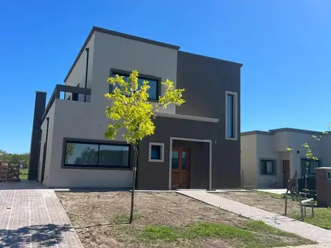 Venta casa San Pablo, Pilar, 5 ambientes, jardín, escritorio 300
