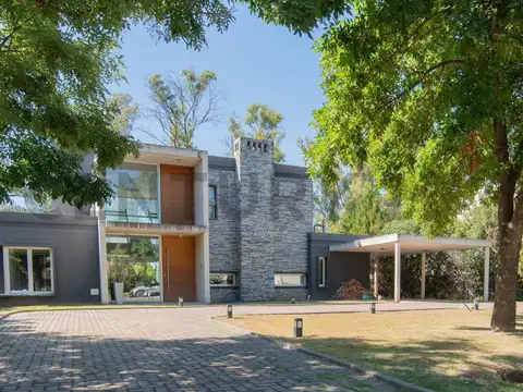 VENTA-CASA-5 AMBIEN-BARRIO SANTA ANA-APTO CRÉDITO