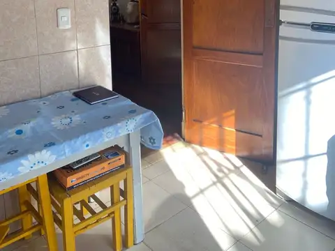 Casa 6 ambientes con 2 baños