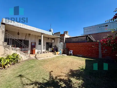 Casa 5 ambientes con 2 baños