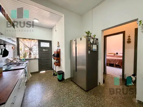 Casa en Venta con 3 cocheras