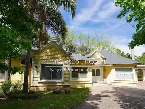Casa en venta 5 ambientes La Tradición