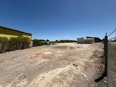 Local en Alquiler en Exaltación de la Cruz, USD 2.500