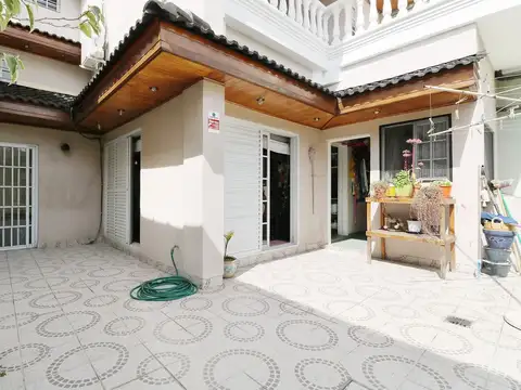 CASA EN AVELLANEDA 5 AMB CON QUINCHO Y PILETA